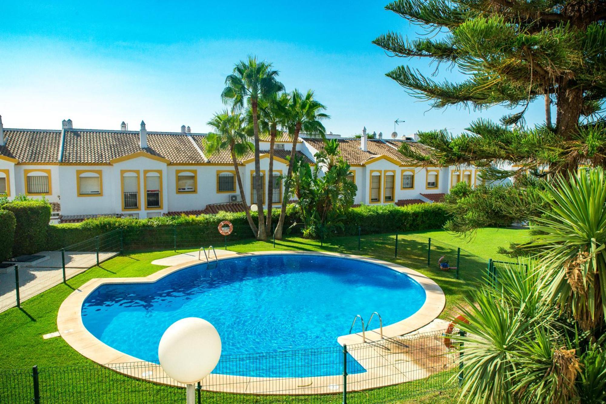 Atico Con Terraza - A 600 Metros De Playa La Carihuela - Piscina - Parking Gratis Lejlighed *